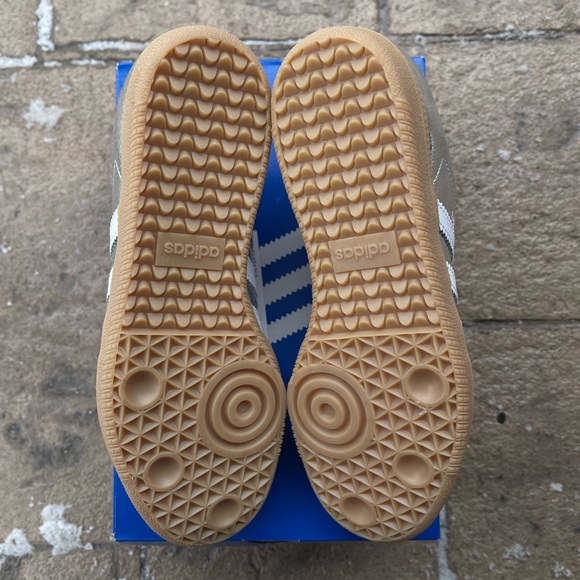 Adidas Samba ‘Silver Metallic Cracked Leather’ - Picture 3 of 3